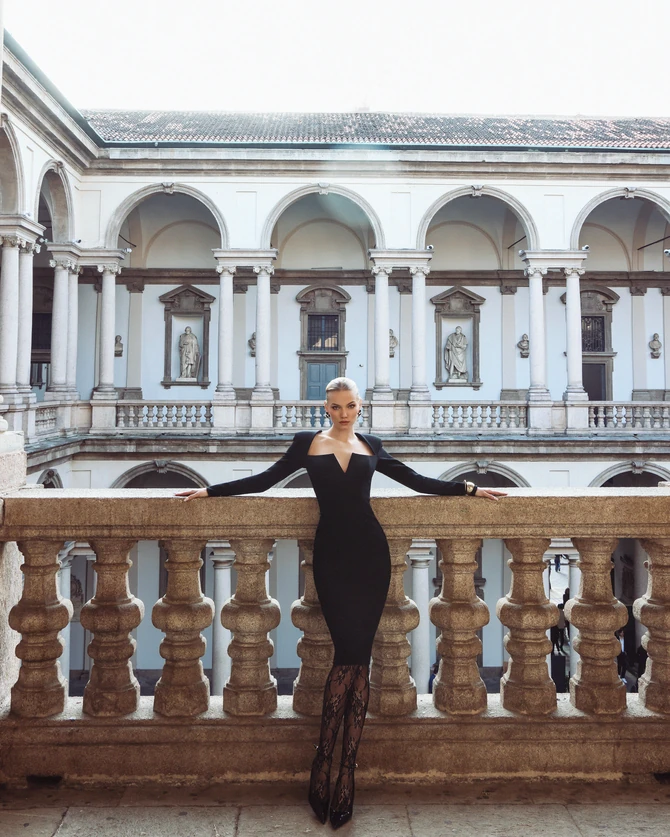 Crna haljina iz nove kolekcije Stefana Đokovića