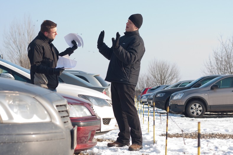 Rękojmia i gwarancja komisowa – jak chronieni są kupujący auto używane?