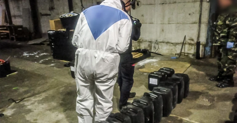 [Obrazek: qORk9kpTURBXy84NzMxYTIzNjU5NzdmOTYwMzg0M...GQ3gABoTAF]