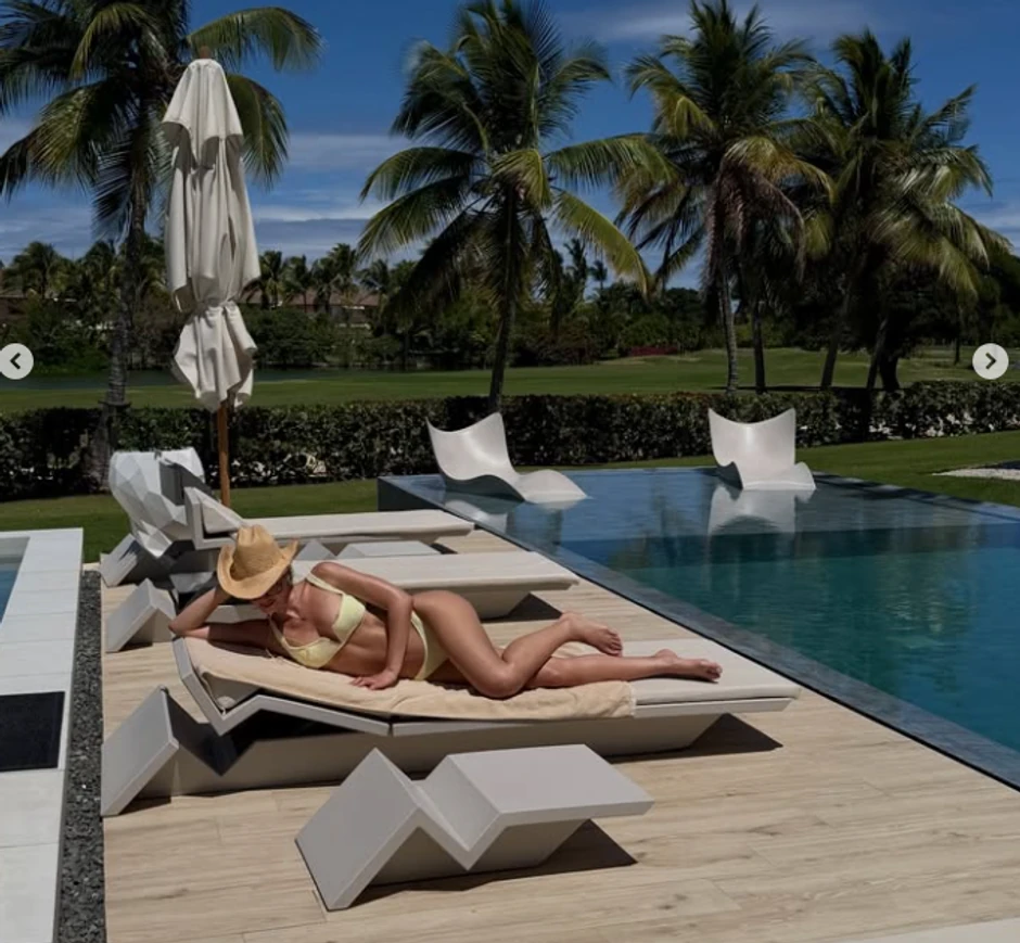 Olja Lević u bikiniju