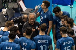 Julio Velasco po meczu pokazał polskim siatkarzom 'gest Kozakiewicza'