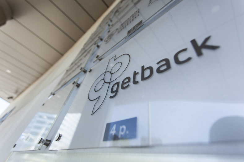 Straty osób fizycznych, które zdecydowały się zainwestować swoje oszczędności w obligacje spółki GetBack, są trzykrotnie większe, niż tych, którzy pieniądze powierzyli oszustom z Amber Gold.