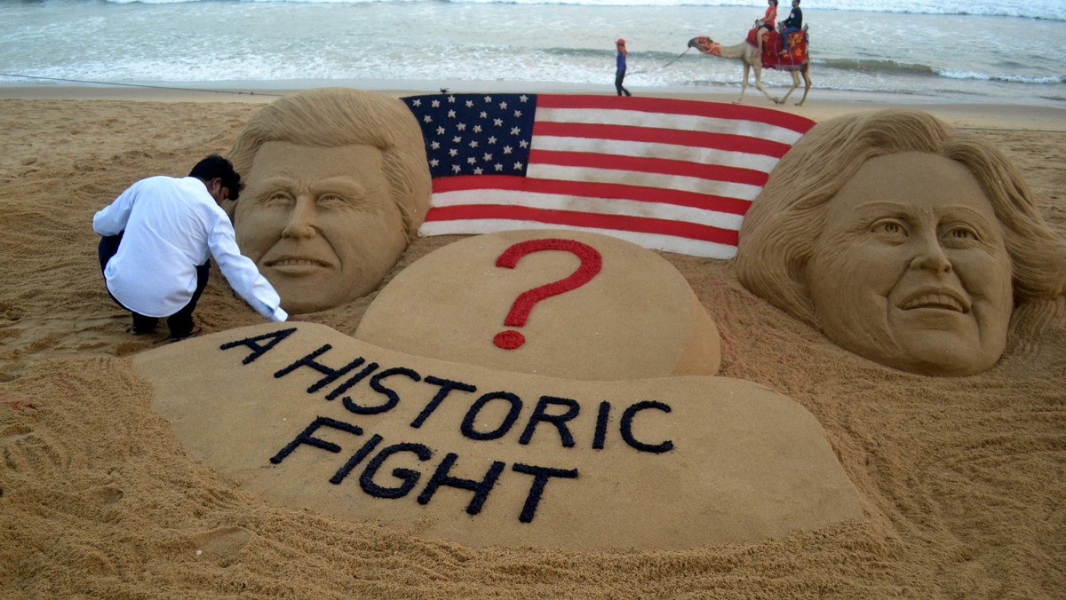 Sand sculpture USA Presidential Election