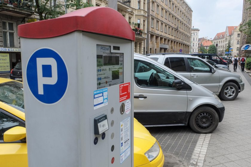 Tylko auta elektryczne mogą parkować w strefie za darmo