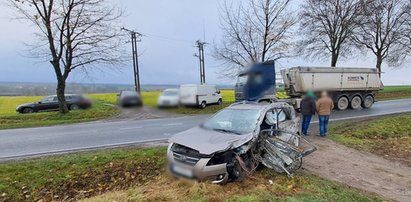 Dramat na drodze. Tir rozbił osobówkę, ale zginął kierowca ciężarówki!