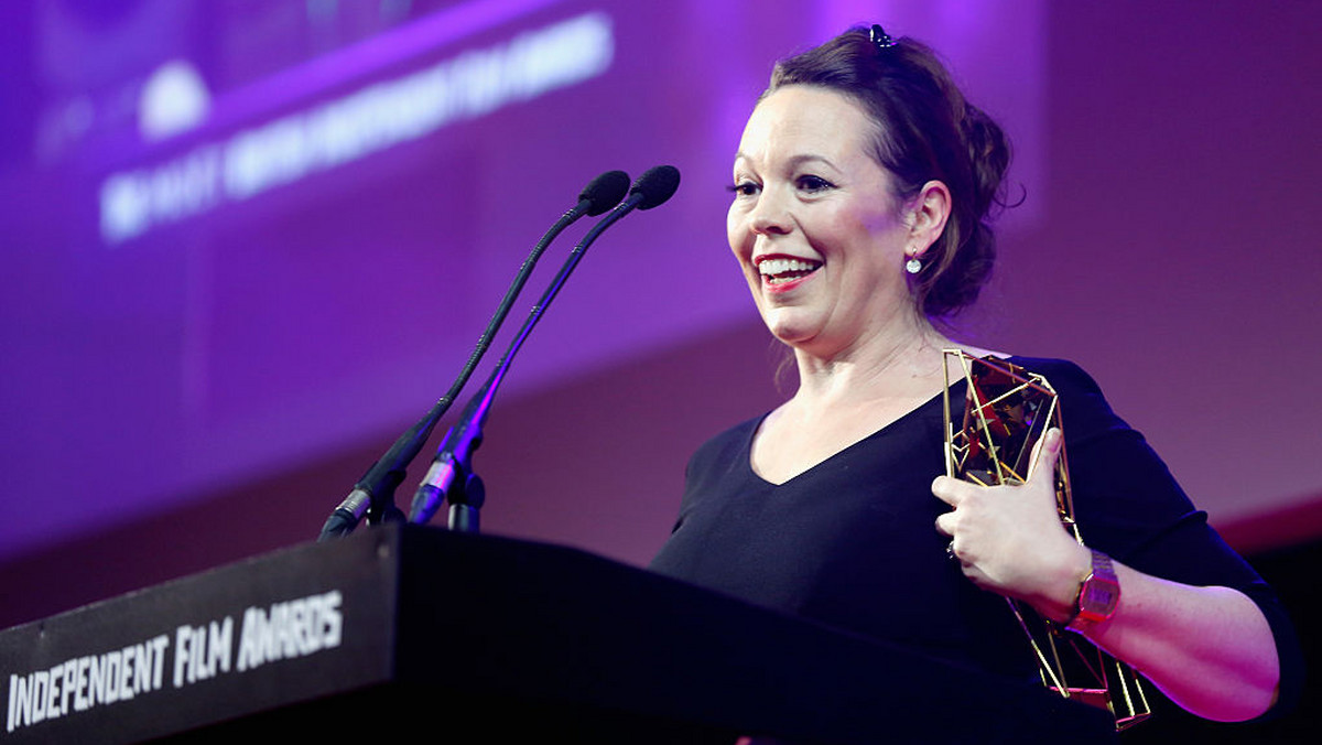 Olivia Colman zagra Elżbietę II w trzecim i czwartym sezonie serialu "The Crown". Znana z serialu "Broadchurch" aktorka zastąpi tym samym Claire Foy, która wcielała się w brytyjską monarchinię w dwóch seriach. Premiera 2. sezonu serialu Netfliksa 8 grudnia.