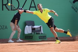 French Open: Wawrinka spędził na korcie ponad trzy godziny, ale awansował do drugiej rundy
