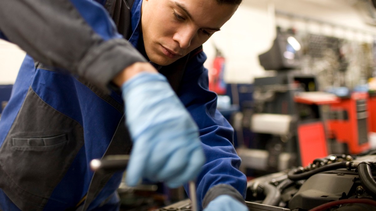 Jesteś mechanikiem? Pielęgniarką? A może znasz się na budowlance? W Norwegii nadal poszukiwani są przedstawiciele tych i wielu innych zawodów. Zanim jednak zdecydujesz się na wyjazd, dobrze się zastanów, w jaki sposób i gdzie chcesz zacząć poszukiwanie pracy