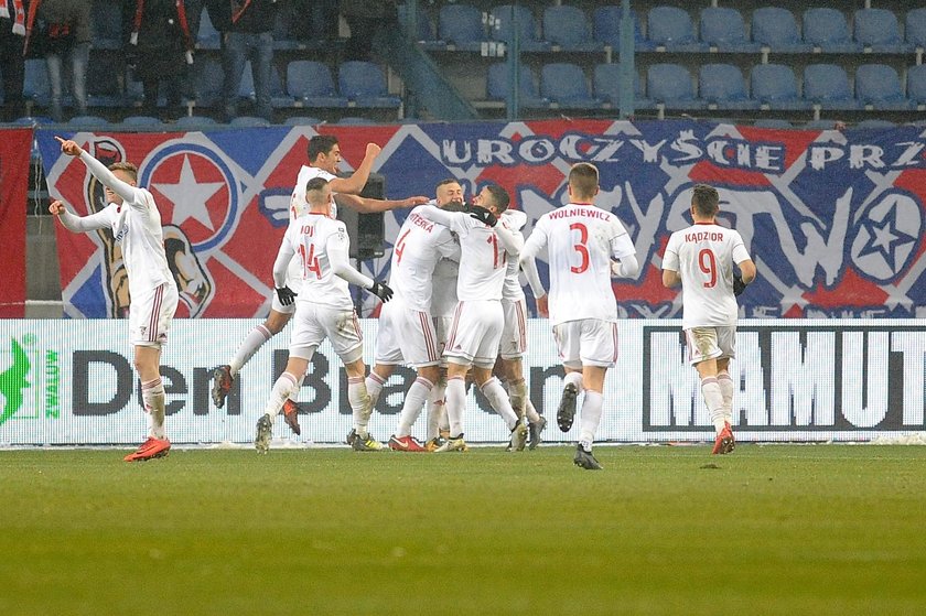 Pilka nozna. Ekstraklasa. Gornik Zabrze - Lech Poznan. 04.11.2017