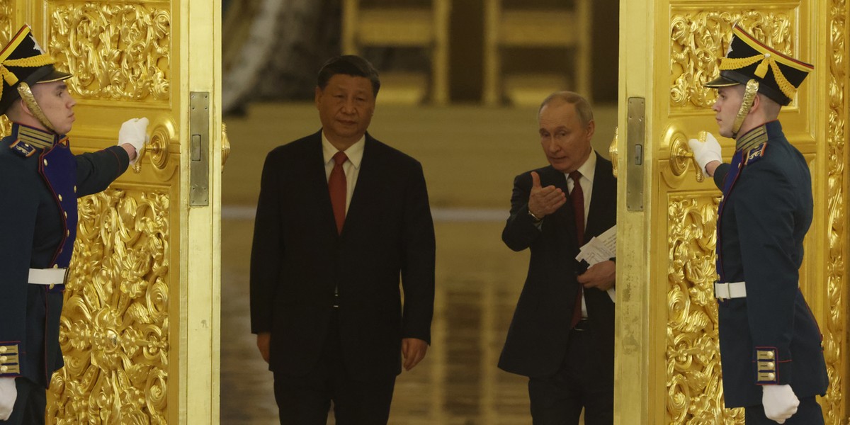 Chiński prezydent Xi Jinping i prezydent Rosji Władimir Putin podczas spotkania w Moskwie 21 marca 2023 r.