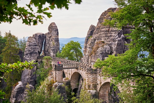 BASTEI, słynny 77-metrowy most, malowniczo wkomponowany w skały