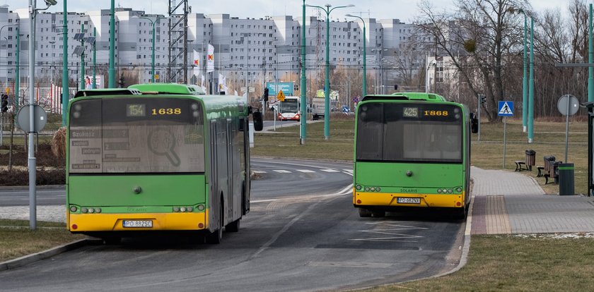 Dziwne nagranie z poznańskiego autobusu. "Szampan wylewa się"