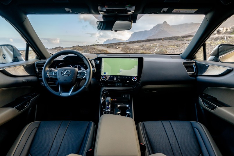 Spala 4,2 l/100 km i trzęsie rynkiem. Nowy SUV znika w ciemno. Ile kosztuje?