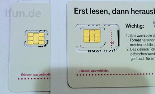 Fotka karty nano-SIM (po lewej) i zwykłej micro-SIM w barwach niemieckiego T-Mobile. ifun.de.