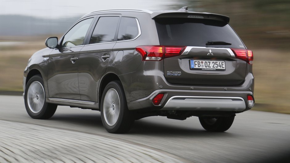 Mitsubishi Outlander PHEV 2020