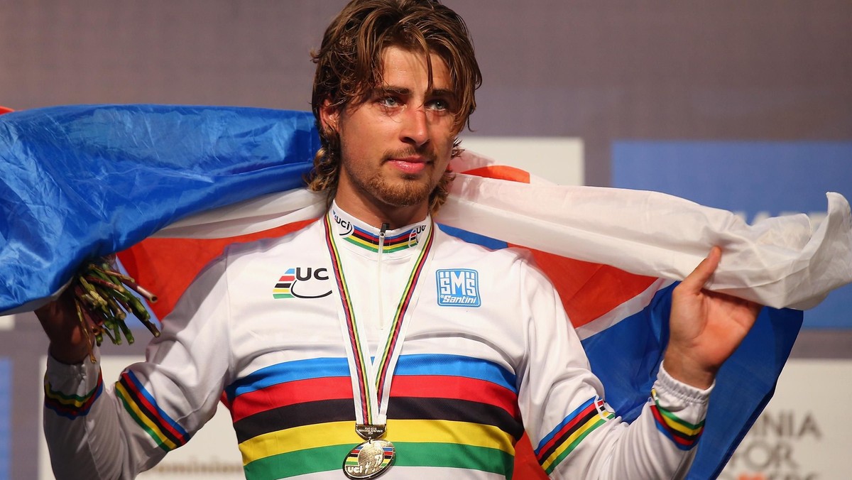 Peter Sagan w wielkim stylu sięgnął w niedzielę w Richmond po tytuł mistrza świata w wyścigu ze startu wspólnego. Słowak cierpliwie czekał do ostatniego podjazdu 259,2-km trasy, by zaatakować 2,5 km przed metą, a następnie samotnie przeciwstawić się pogoni peletonu. - Gdy zostałem sam, wiedziałem, że muszę dać z siebie wszystko - powiedział.