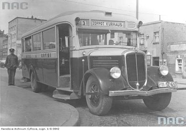 Autobus komunikacji miejskiej w Gdyni