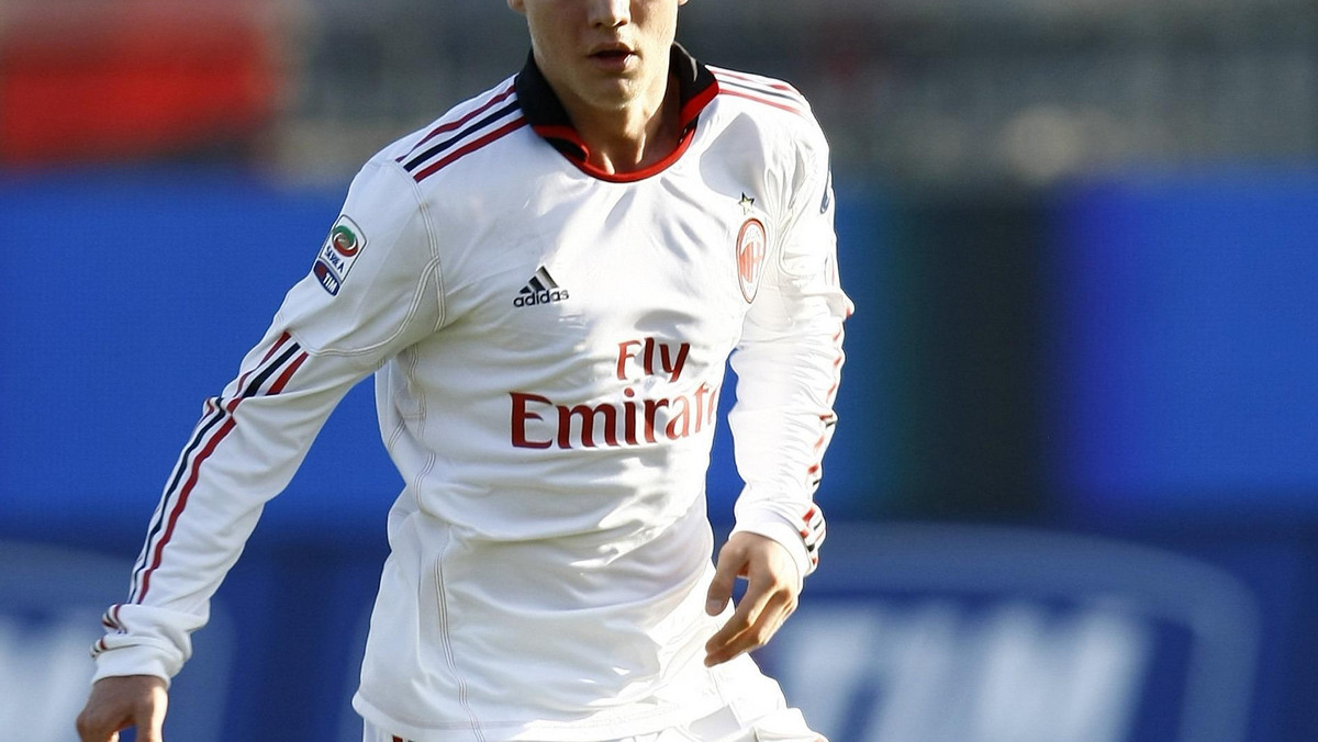 W sobotę 18-letni Stephan El Shaarawy został oficjalnie piłkarzem AC Milan, przenosząc się z Genoi. W drugą stronę powędrował natomiast Alexander Merkel.