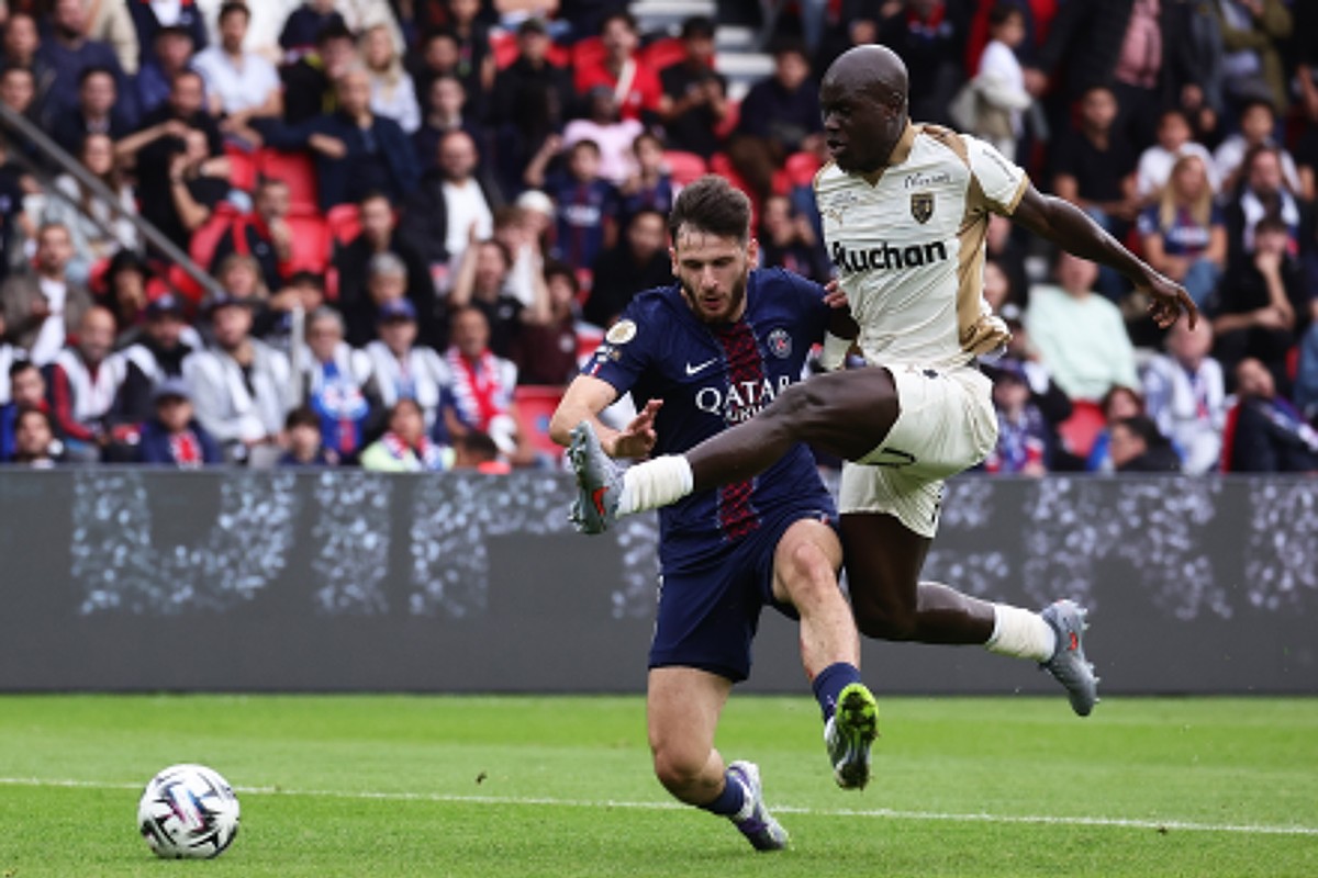 Paris Saint-Germain zdobyło komplet punktów, ale straciło Chwiczę Kwaracchelię