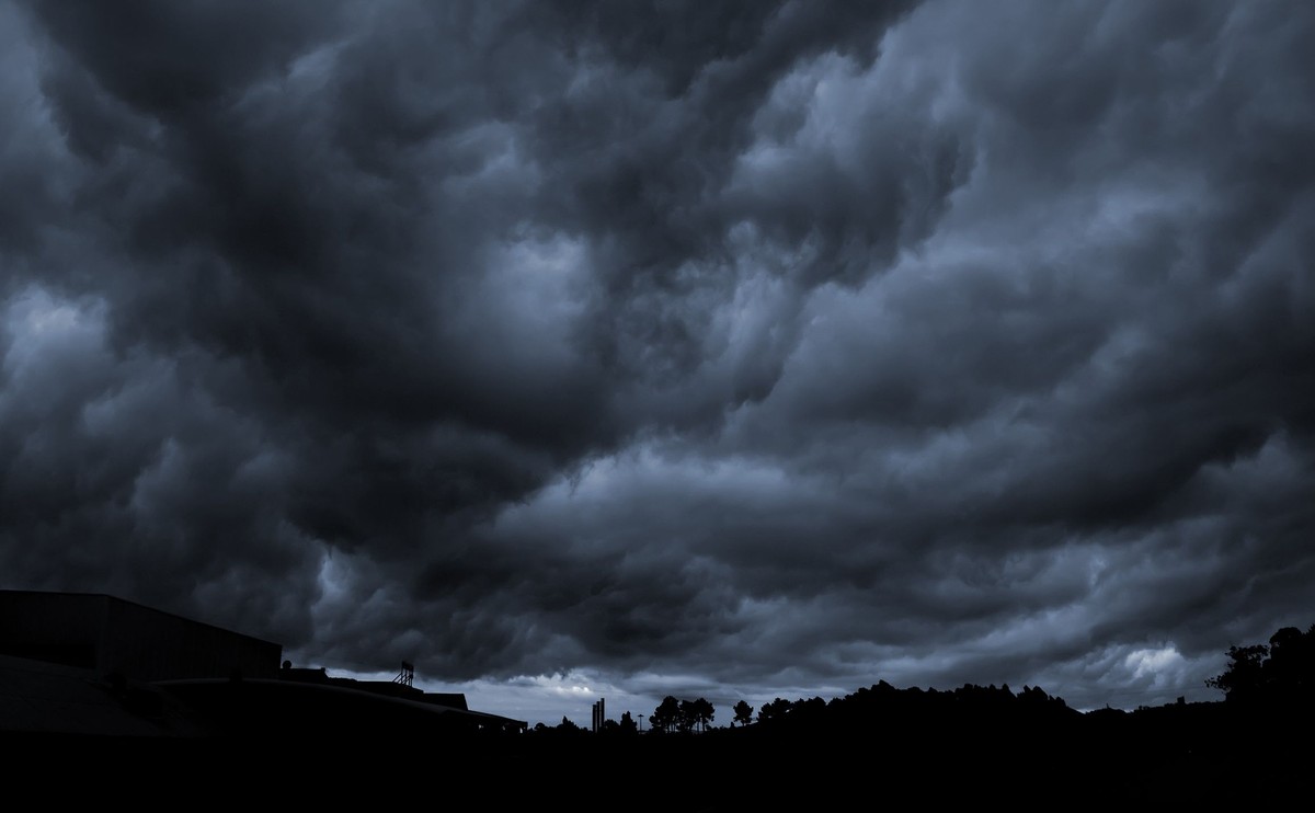 Ciemne chmury