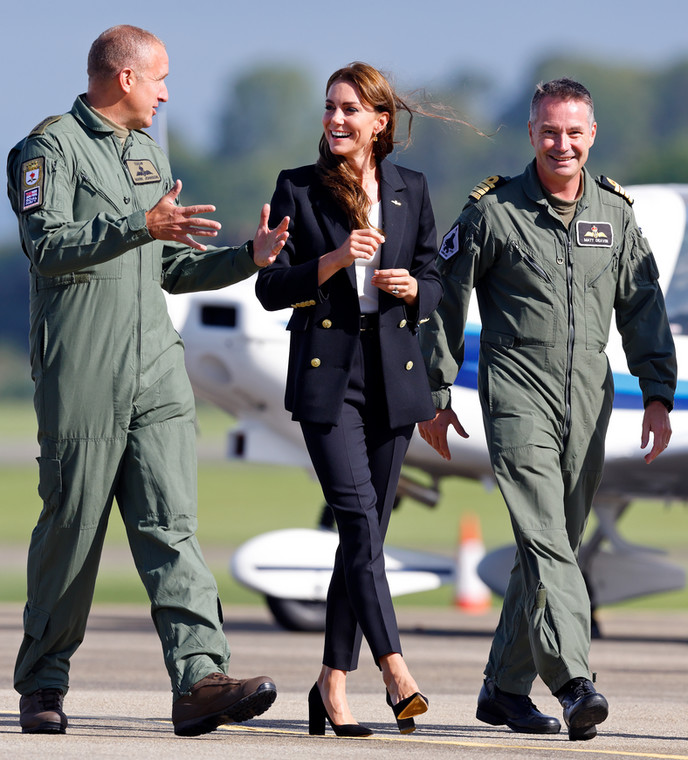 Księżna Kate podczas wizyty w bazie lotniczej Królewskiej Marynarki Wojennej