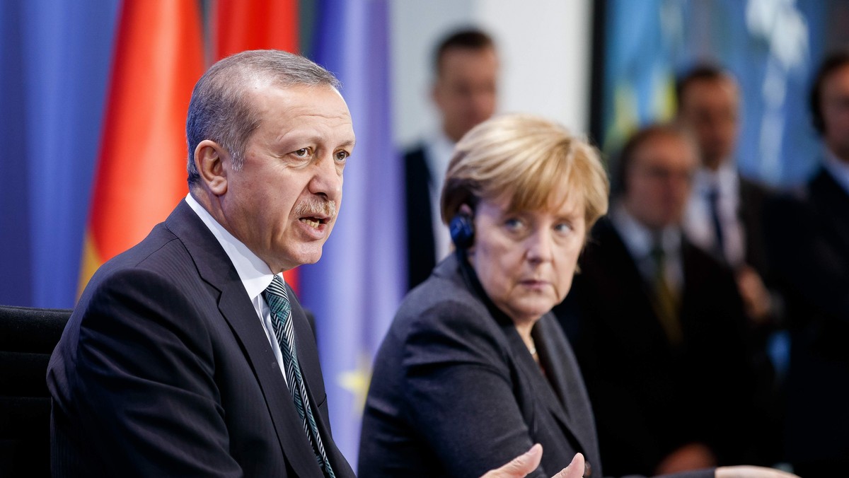 Merkel welcomes Erdogan in Berlin