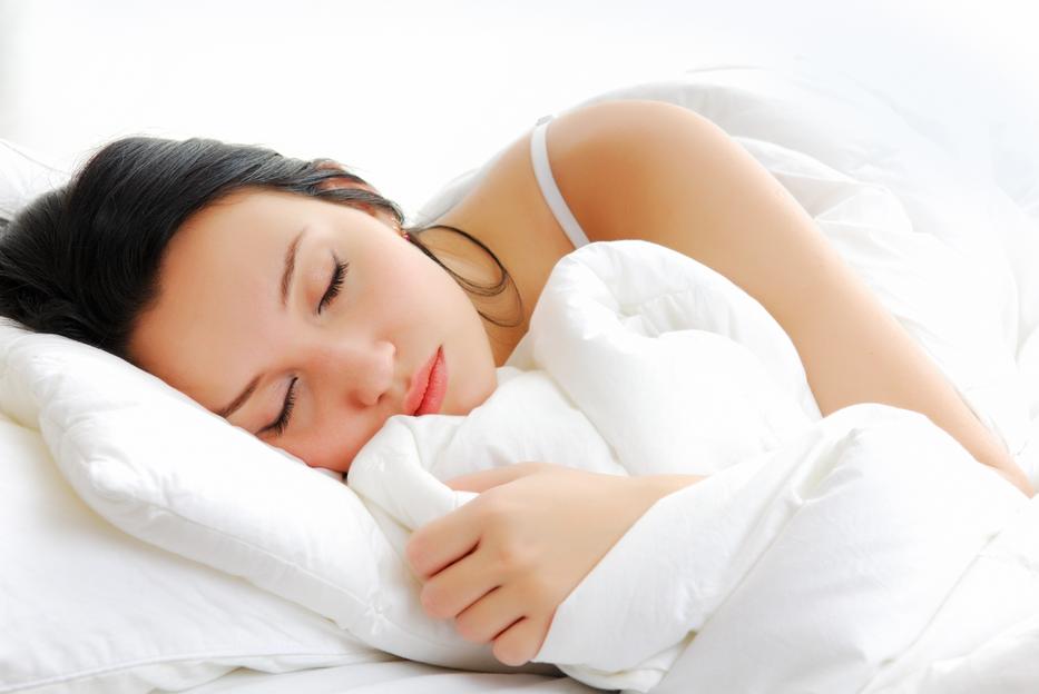 Külön ágyban alszotok a pároddal? Nem is olyan rossz ez, mint mások gondolnák. Íme 8 előnye!