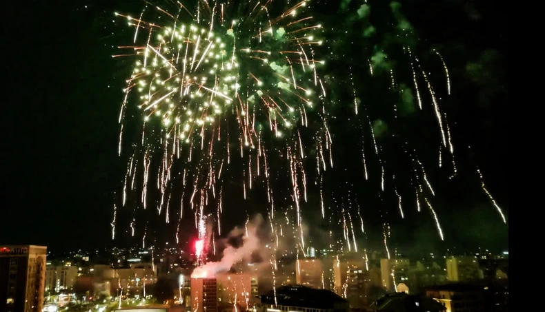 U ponoć nebo Kragujevca obasjao je vatromet