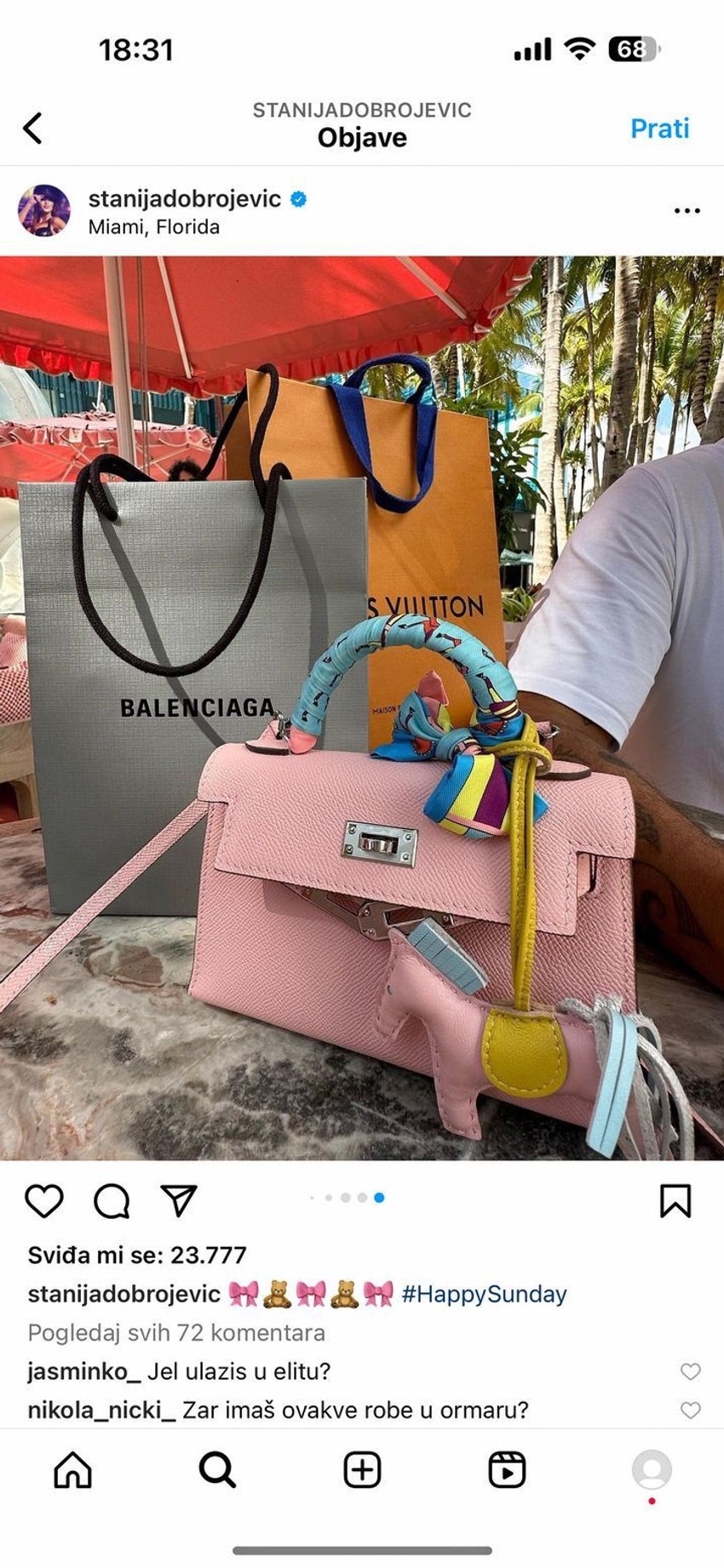 Asmin joj kupovao skromne poklone u malim kesama