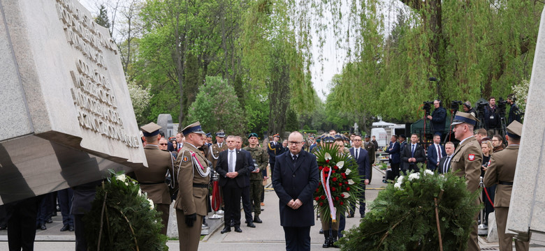 Macierewicz karnie odpowie? "Trwają intensywne prace w prokuraturze"