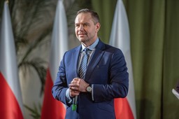 prezydent nawrocki popiera edukację zdrowotną w szkołach. ma jednak za