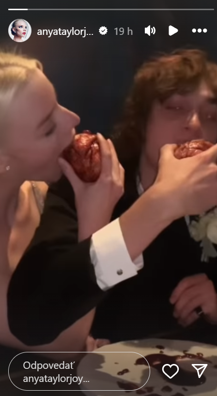 Herečka šokovala svadobným zákuskom v podobe dvoch anatomicky presných sŕdc.