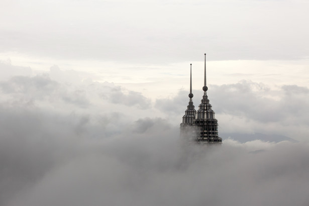 Widok na wieże Petronas Tower w stolicy Malezji, Kuala Lumpur. 18.03.2014