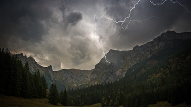 Jak się zachować, gdy burza złapie nas w górach