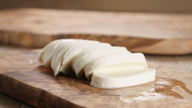 GIS wycofuje ser mozzarella. Wykryto w nim groźne bakterie