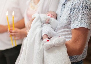 Episkopat: Po adopcji dziecka można zmodyfikować akt chrztu