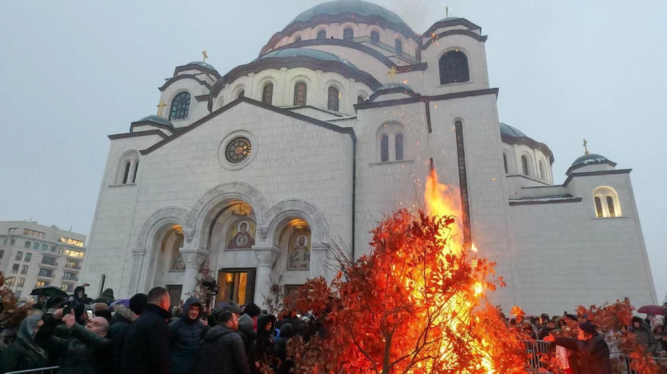 U Beogradu, glavnom gradu Srbije, tradicionalno se pali badnjak ispred Hrama Svetog Save u Beogradu | Foto: FoNET