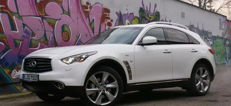 Infiniti QX70 S Premium 5.0 - cudownie niepraktyczny SUV