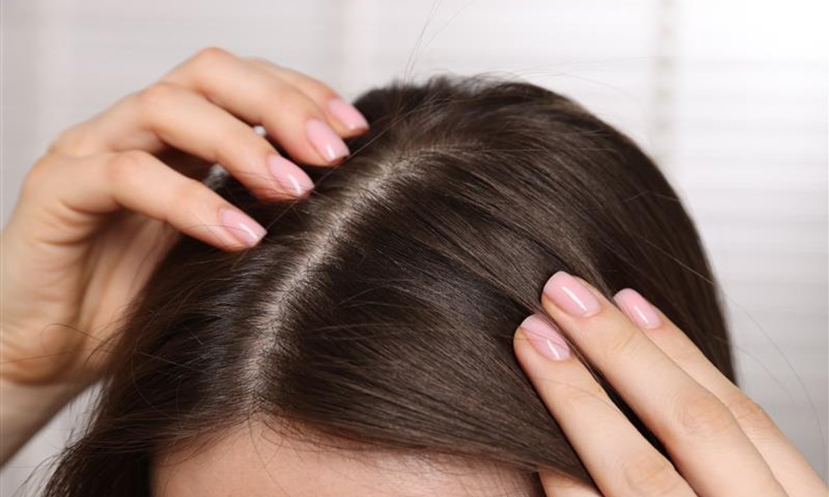 Kobiety nie mogą się nachwalić tej zagęszczającej wcierki za 22 zł. "Nigdy nie miałam tyle baby hair!"