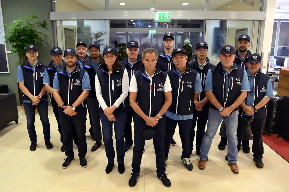 Rafael Grosi sa timom IAEA uoči leta za Kijev