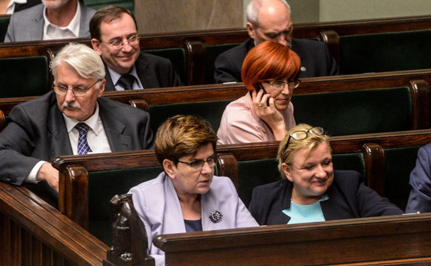 Rząd Beaty Szydło w czołówce niechlubnego rankingu. Więcej wiceministrów mają tylko Węgrzy