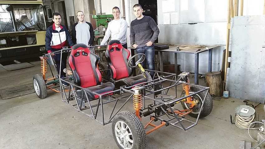 Projekat su završili Srđan Savić, Nikola Ilanković, Žarko Jelovac i Stefan Jocović