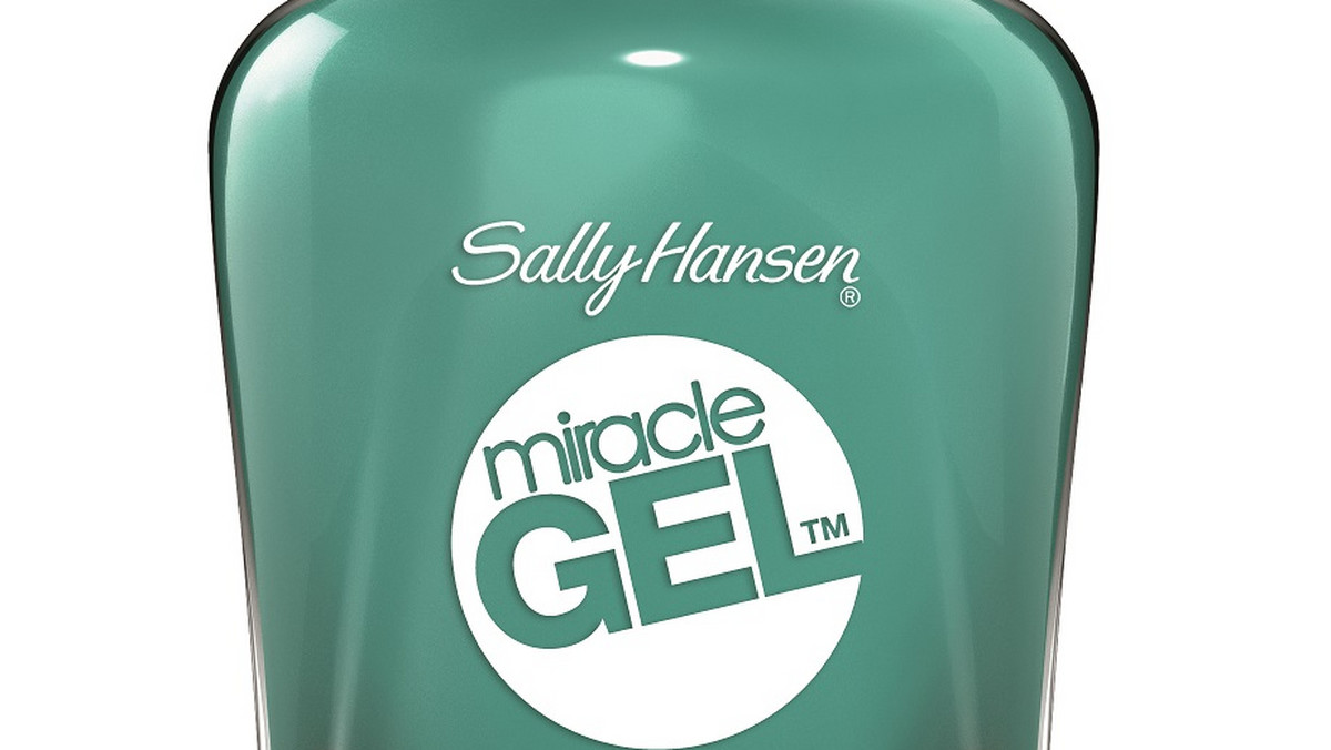 Sally Hansen prezentuje udoskonaloną wersję prepoaratów Miracle Gel Top Coat 2x Volume. Celem twórców kosmetyków było osiągnięcie rezultatu żelowego, profesjonalnego manicuru 3D. Udało się to dzięki przełomowej recepturze.  Już po jednym pociągnięciu pędzla otrzymamy maksymalną objętość, piękny kształt  i  efektowny połysk . Manicure, jak z profesjonalnego salonu, które wykonasz w domowym zaciszu w bardzo szybki i łatwy sposób i co najważniejsze, nie niszczy paznokci. Miracle Gel Top Coat 2x Volume od  Sally Hansen są niezwykle wytrzymałe i trwałe - utrzymują się na powierzchni paznokcia o wiele dłużej niż inne lakiery.