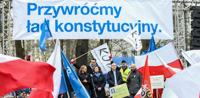 Spory o liczbę manifestujących. Ratusz - 50 tys., policja - 15 tys. Komu ufać?