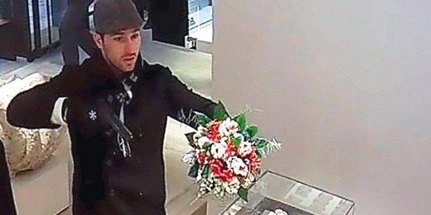 Razbojnik izigravao "Kavaljera s ružom"