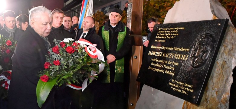 Jarosław Kaczyński uczcił pamięć matki. "Póki ja będę miał odpowiedni zasób sił, to zawsze będę tutaj przyjeżdżał"