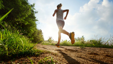 Polacy zakochani w triathlonie – zyskują regiony