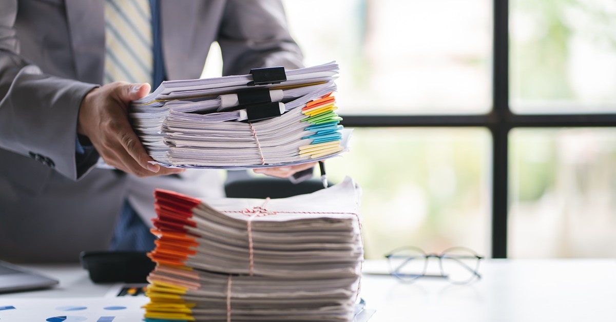 Błędy w ofertach przetargowych – co i jak może poprawić zamawiający