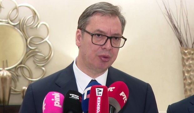 Vučić, Azerbejdžan