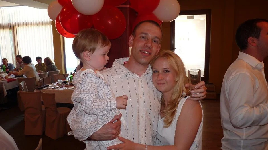 Aleksandar Nedeljković sa suprugom i detetom